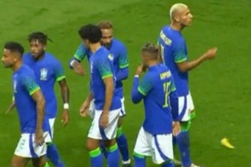 Richarlison è esploso dopo che una banana è stata lanciata in campo: ‘Fino ai rigori andrà avanti’