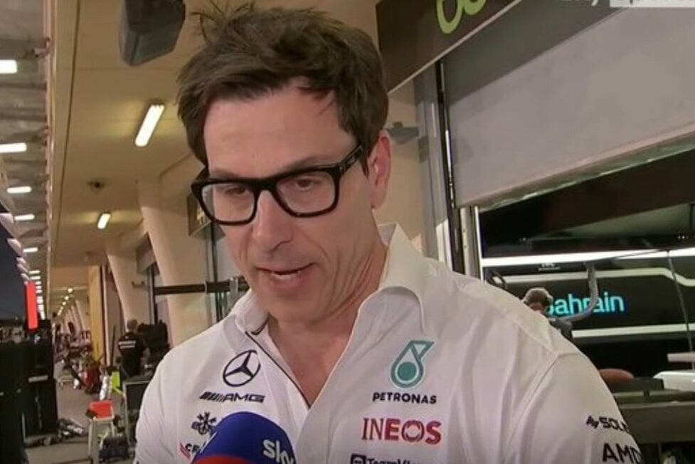 Sconvolto dai risultati del GP del Bahrain, T. Wolff chiede soluzioni radicali: “Red Bull è su un altro pianeta”