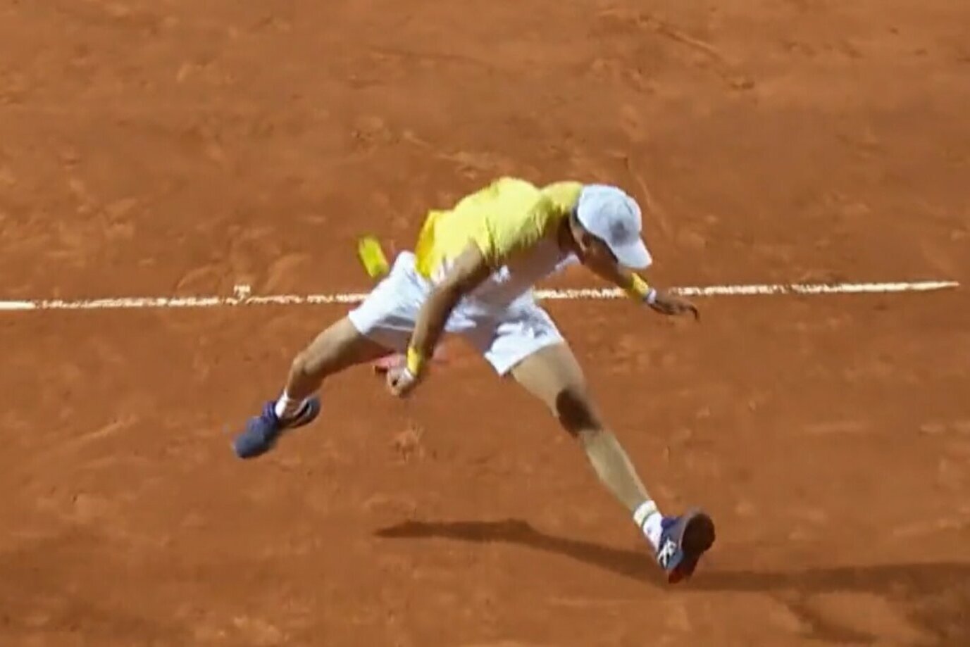 Al torneo ATP 1000 di Roma, mister Arnaldi ha rimesso in piedi i tifosi con un tiro impressionante