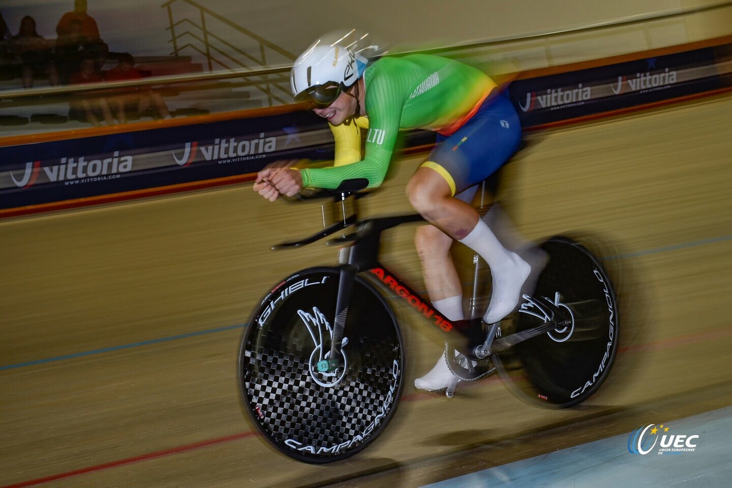 I lituani perseguono il campionato europeo di ciclismo su pista junior e junior