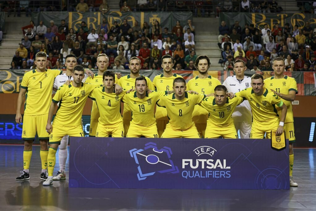 La squadra nazionale lituana di futsal è sulla strada per il campionato del mondo – la squadra nazionale ceca